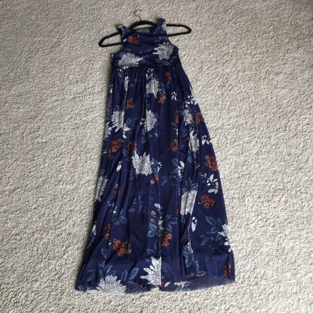 Maxi floral dress.